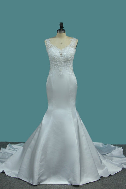 2024 Mermaid Satin V Neck Wedding Dresses With Beads And Applique