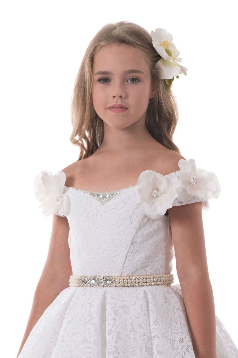 2024 Off The Shoulder A Line Lace Flower Girl Dresses With Handmade Flowers