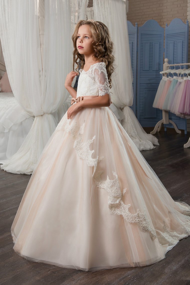 Tulle Bateau Flower Girl Dresses Short Sleeves With Applique And Sash