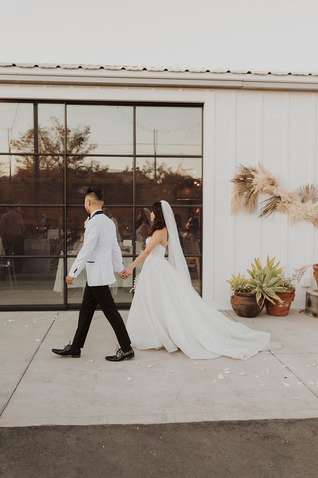 Ball Gown Strapless Sweetheart Ivory Wedding Dresses with Appliques, Beach Wedding Gowns SJS15499