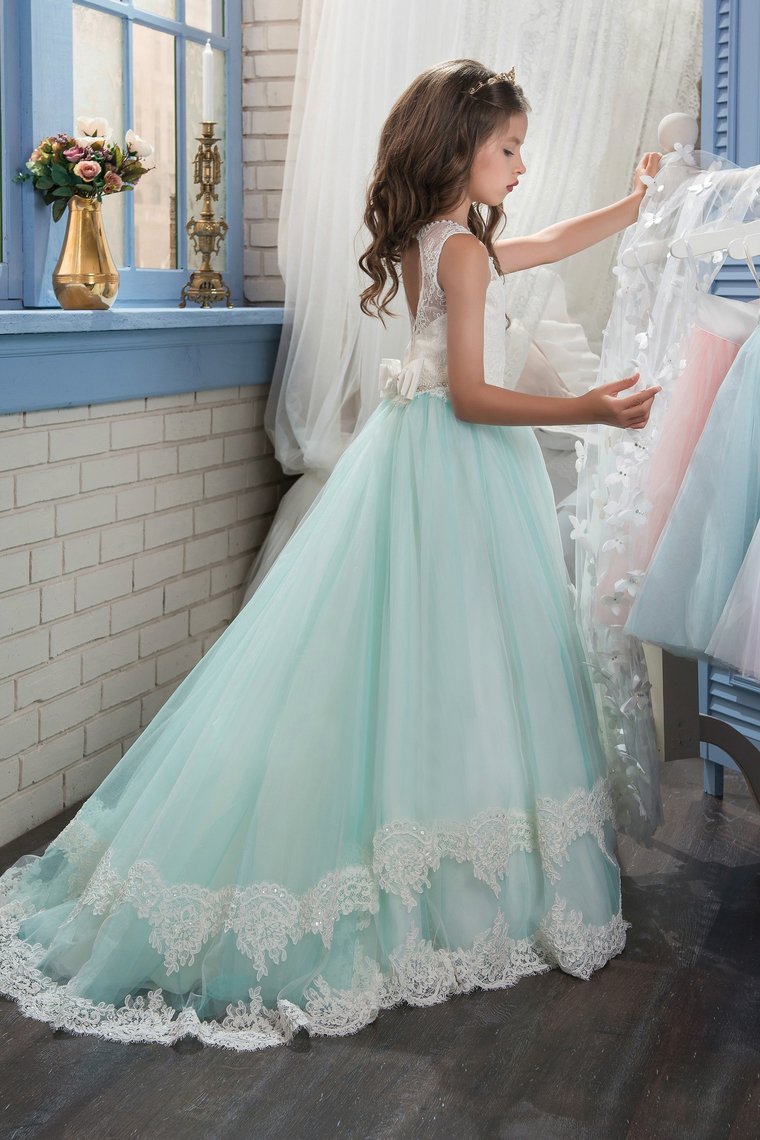 A Line Tulle With Applique Flower Girl Dresses Scoop Sweep Train