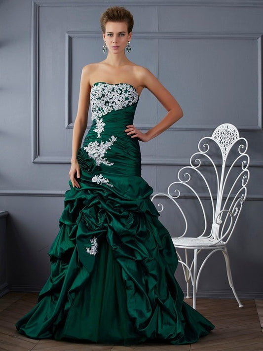 Long Strapless Sleeveless Applique Ball Gown Taffeta Quinceanera Dresses