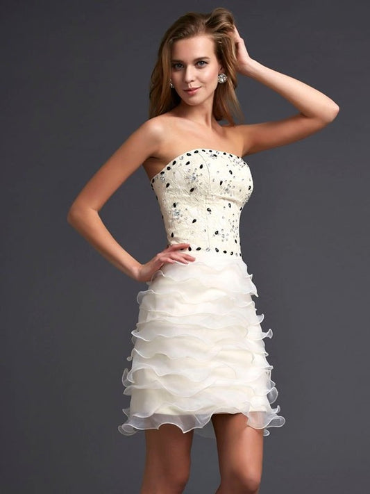 Sleeveless Strapless Short Beading Sheath/Column Tulle Homecoming Dresses