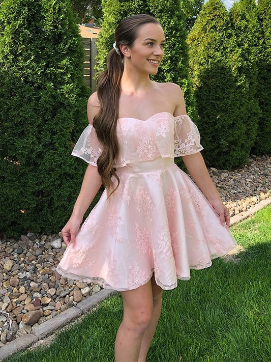 A-Line/Princess Off-the-Shoulder Sleeveless Lace Applique Short/Mini Homecoming Dresses