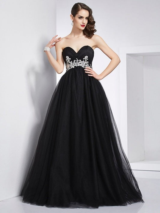 Sweetheart Gown Long Sleeveless Ball Applique Net Quinceanera Dresses