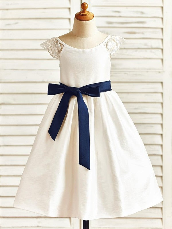 Sleeveless Scoop Sash/Ribbon/Belt A-Line/Princess Knee-Length Taffeta Flower Girl Dresses