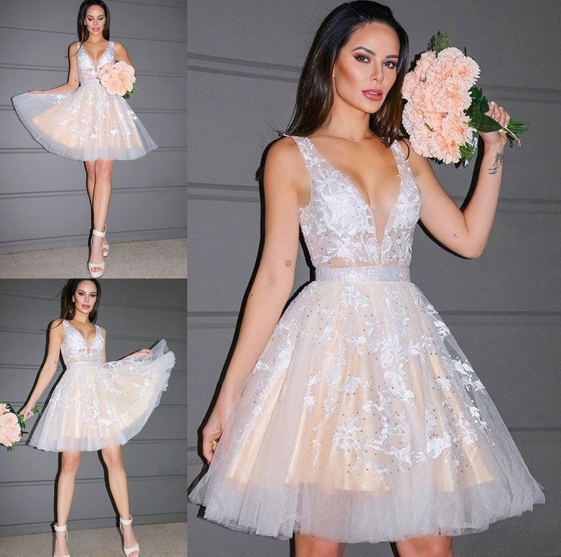 Sleeveless V-neck A-Line/Princess Applique Tulle Short/Mini Homecoming Dresses