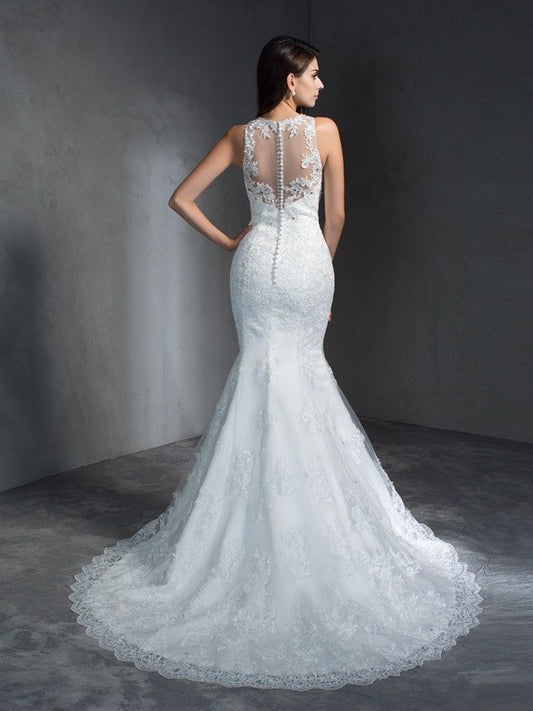 Long Scoop Sleeveless Applique Trumpet/Mermaid Lace Wedding Dresses