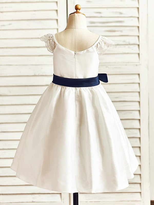 Sleeveless Scoop Sash/Ribbon/Belt A-Line/Princess Knee-Length Taffeta Flower Girl Dresses